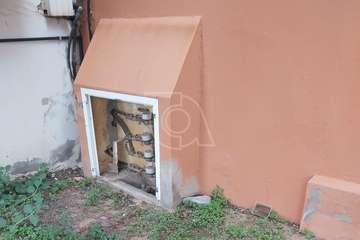  La nueva oleada de robo en Las Remudas deja sin puertas y marcos a las cajas de contadores/TA.